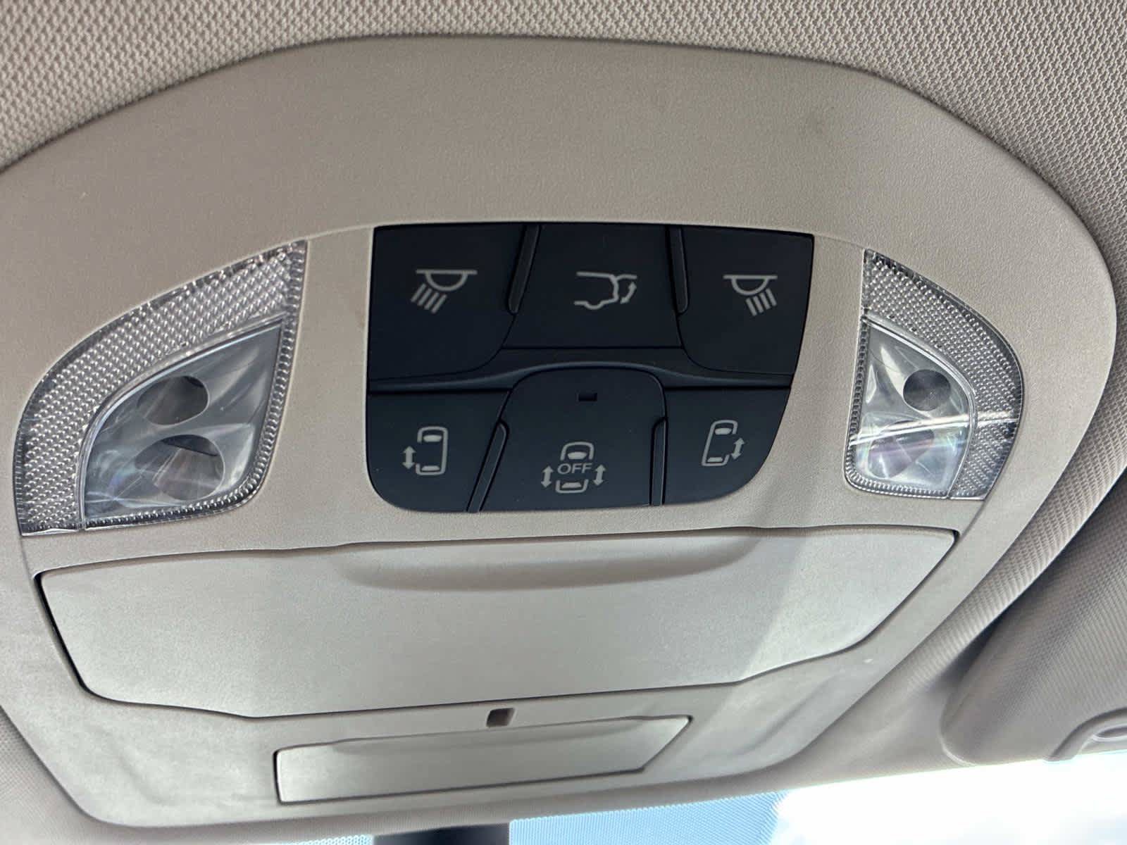 Certified 2024 Chrysler Pacifica Touring-L FWD image 37