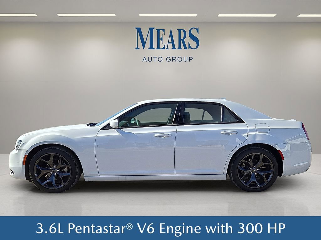 Used 2023 Chrysler 300 S image 3