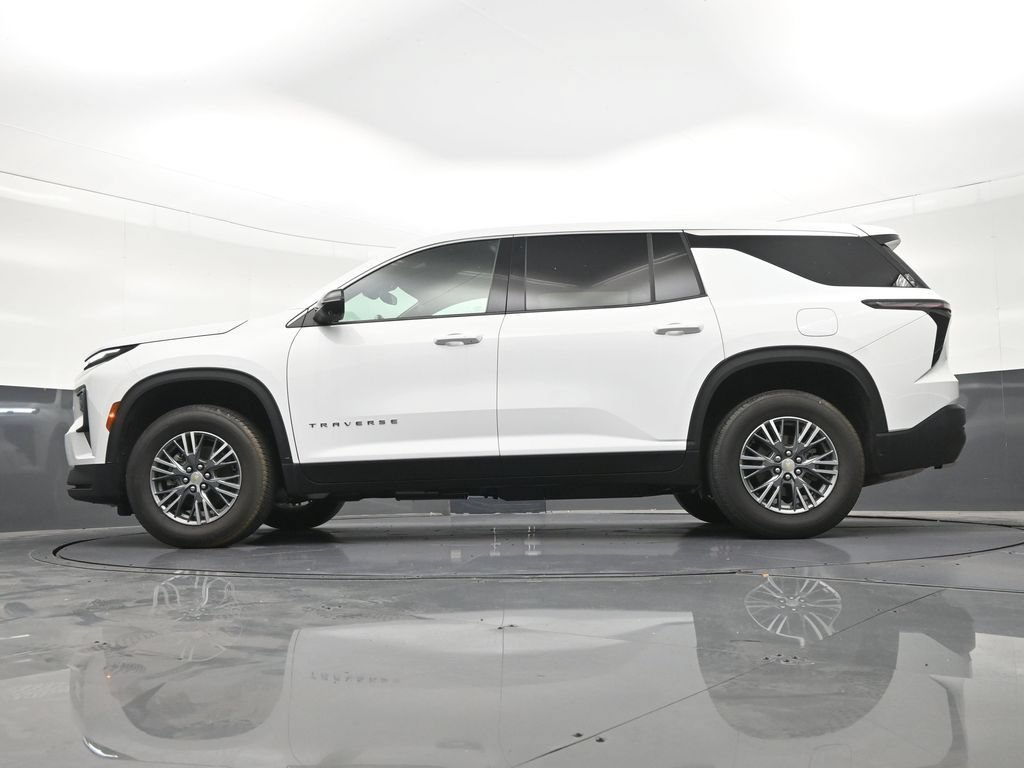 Used 2024 Chevrolet Traverse LS FWD image 24