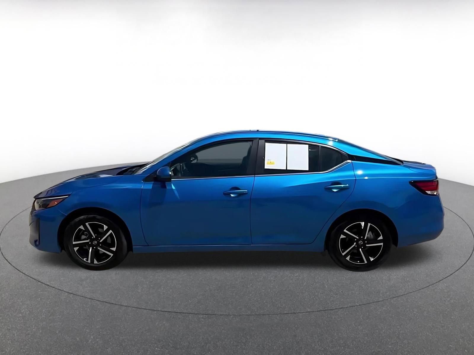 Used 2025 Nissan Sentra SV FWD image 9
