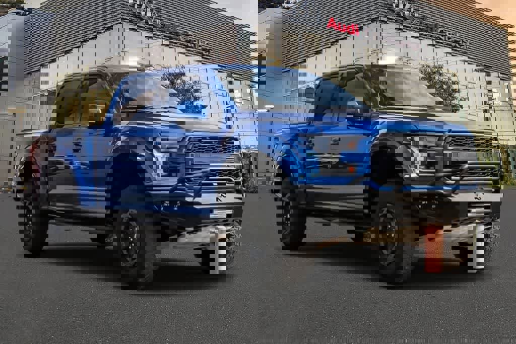 Used 2017 Ford F150 Raptor w/ Equipment Group 802A Luxury AWD/4WD image 3