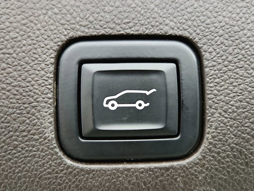 Used 2021 Cadillac Escalade ESV Sport w/ Driver Assist Tech Package AWD/4WD image 37