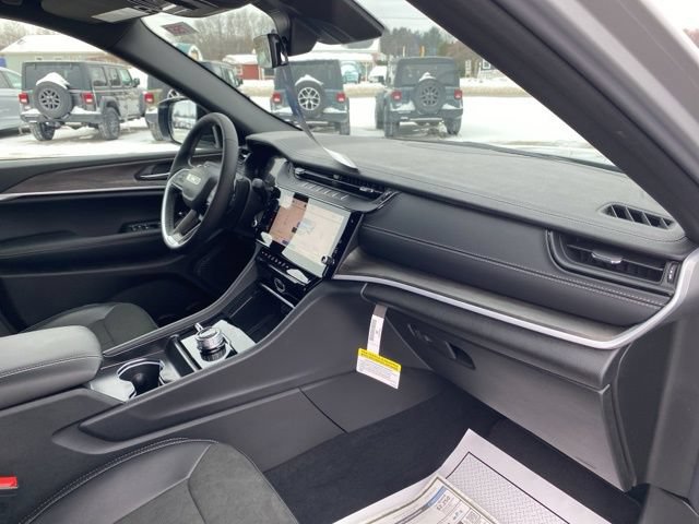 New 2026 Jeep Grand Cherokee Altitude AWD/4WD image 39