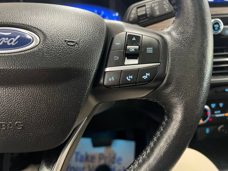 Used 2020 Ford Escape Titanium AWD/4WD image 24