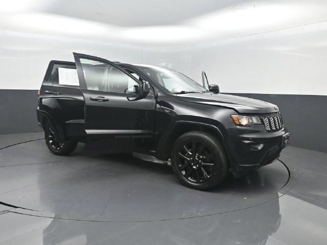 Used 2019 Jeep Grand Cherokee Altitude AWD/4WD image 31