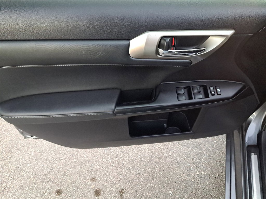 Used 2014 Lexus CT 200h image 18