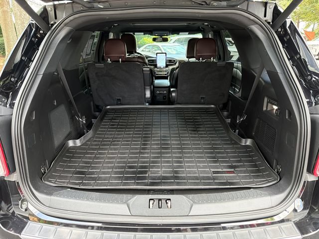 Used 2020 Ford Explorer Platinum w/ Premium Technology Package AWD/4WD image 18