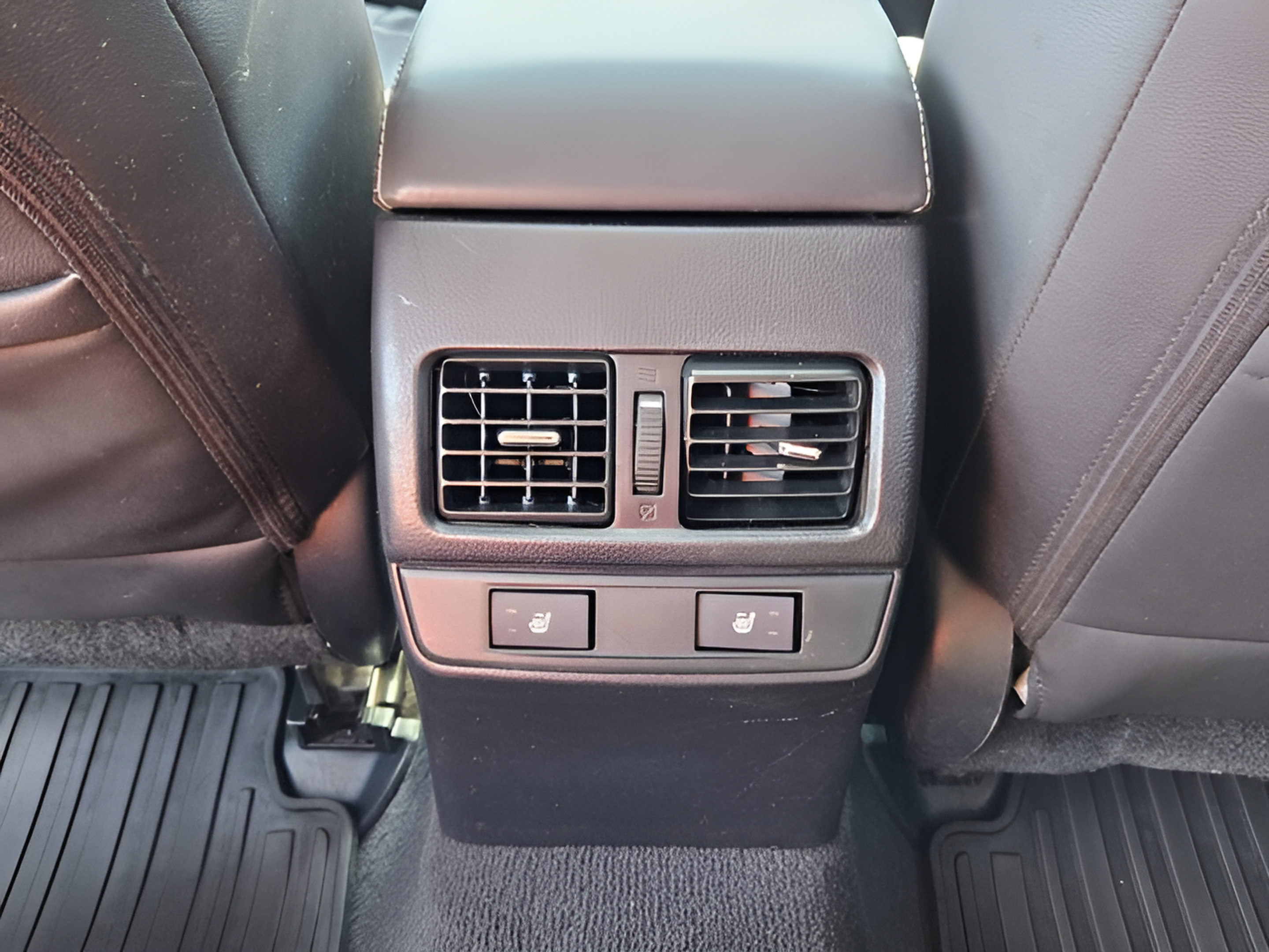 Used 2016 Subaru Outback 2.5i Limited AWD/4WD image 10