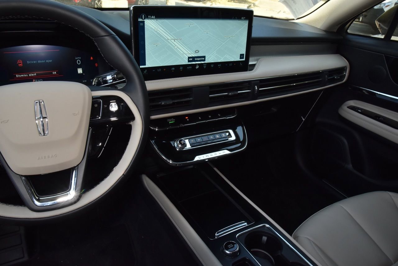 New 2026 Lincoln Corsair Premiere FWD image 26