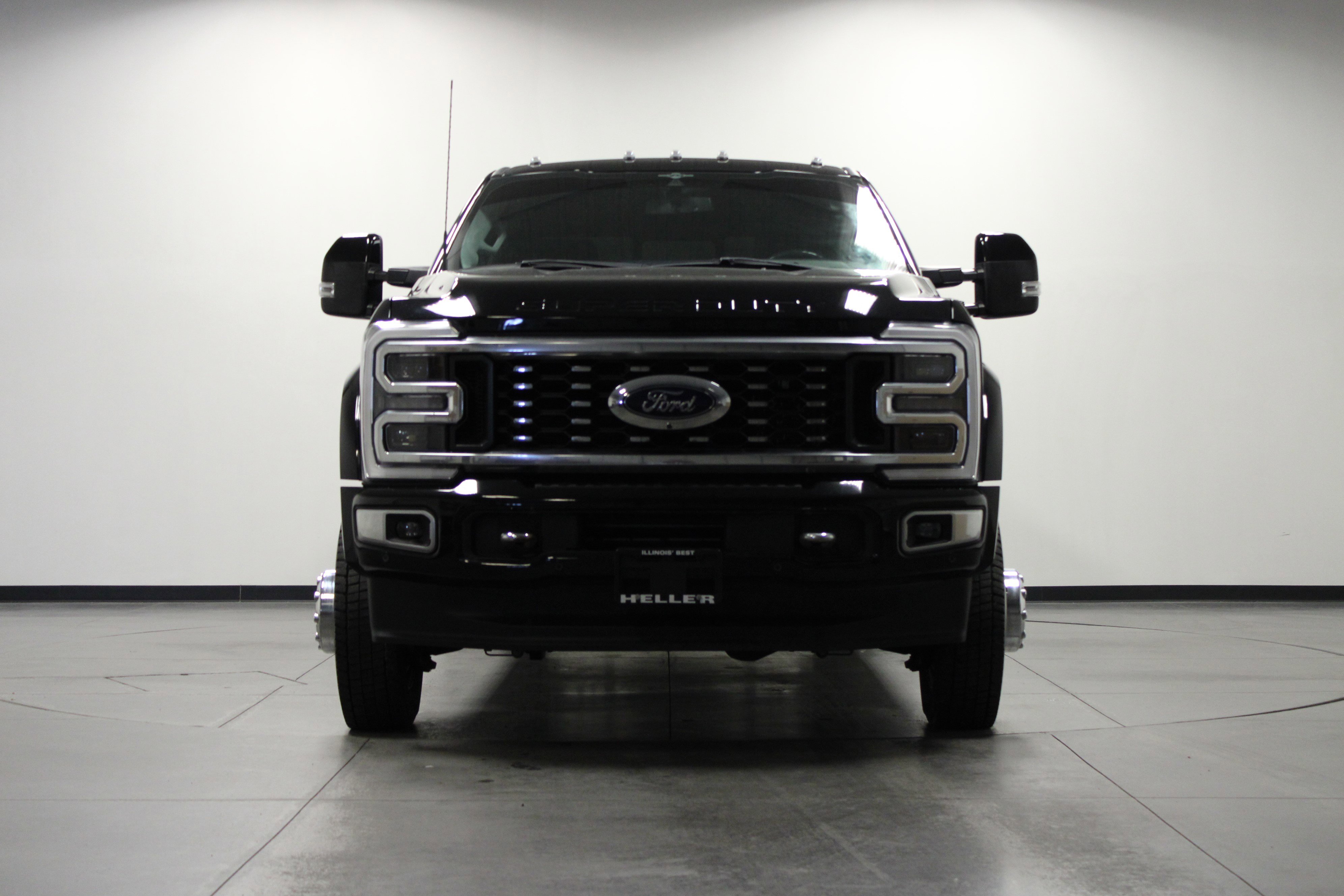 Used 2023 Ford F450 Limited w/ FX4 Off-Road Package image 9