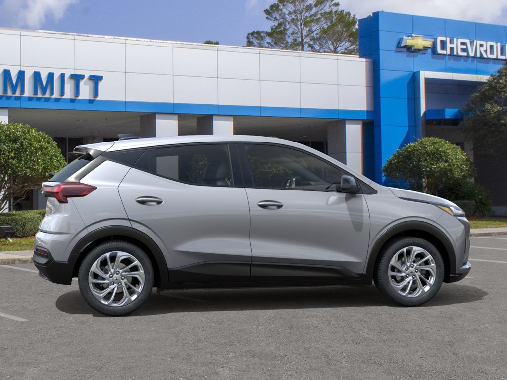 New 2027 Chevrolet Bolt LT FWD image 5