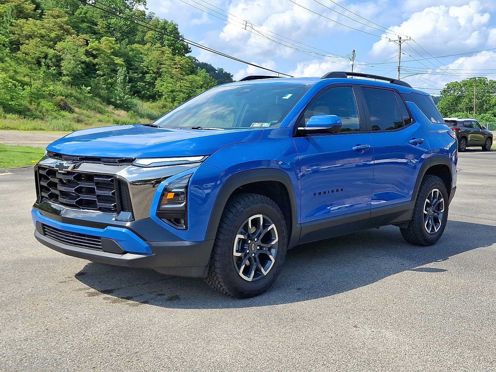 Used 2026 Chevrolet Equinox ACTIV w/ Convenience Package III AWD/4WD image 3