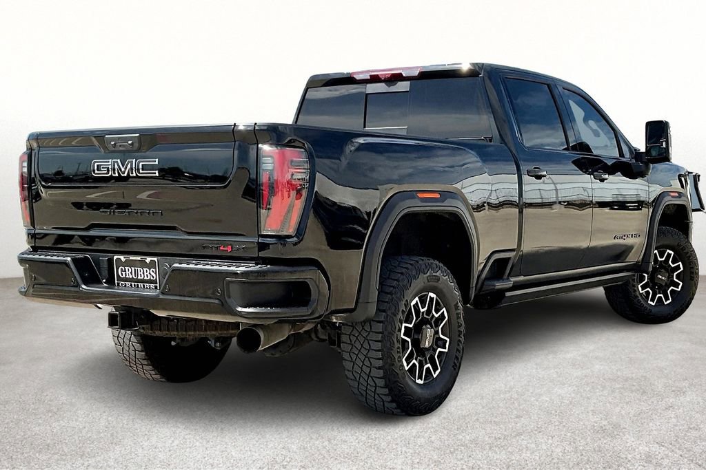 Used 2024 GMC Sierra 2500 AT4X image 2