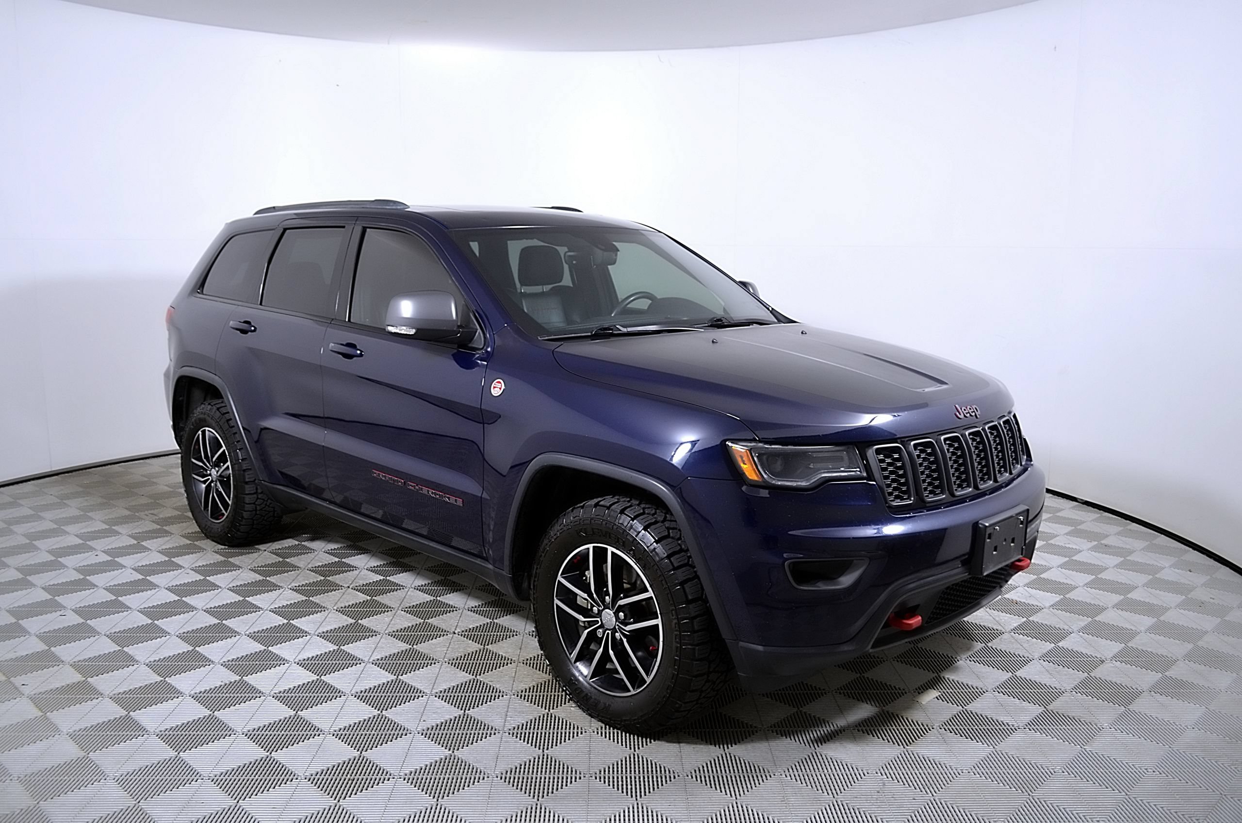 Used 2018 Jeep Grand Cherokee Trailhawk w/ Trailhawk Luxury Group AWD/4WD image 6