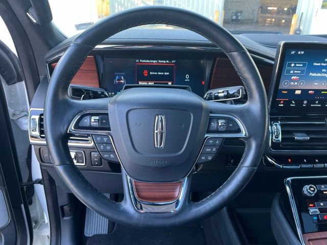 Used 2023 Lincoln Navigator Reserve AWD/4WD image 20