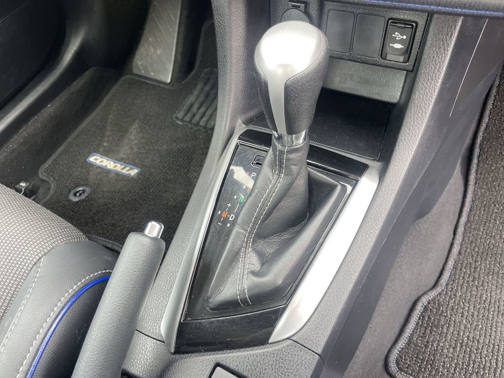 Used 2018 Toyota Corolla SE w/ Carpet Mat Package (TMS) FWD image 24