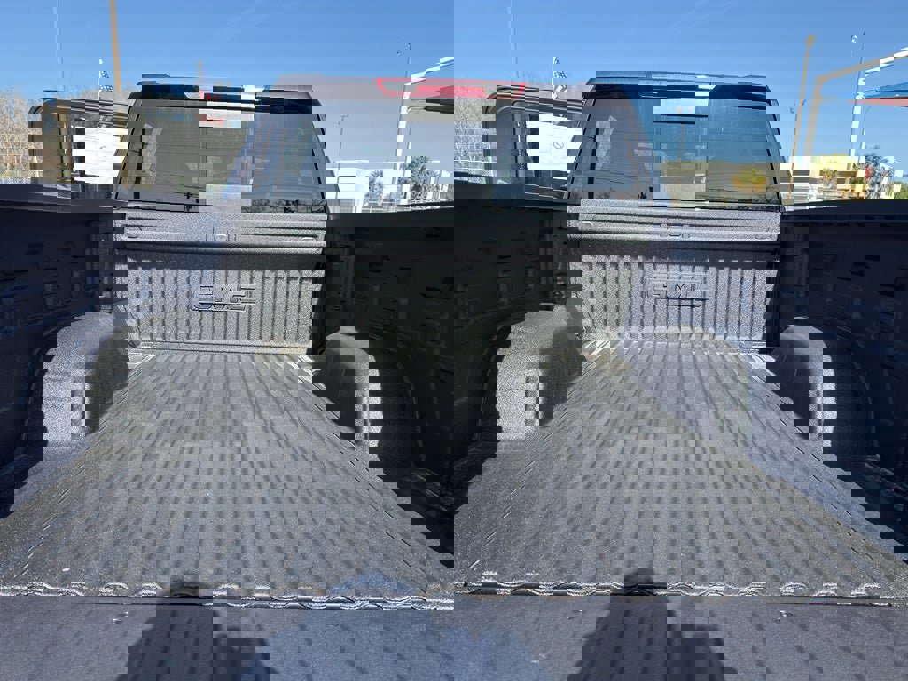 New 2026 GMC Sierra 1500 SLE image 25