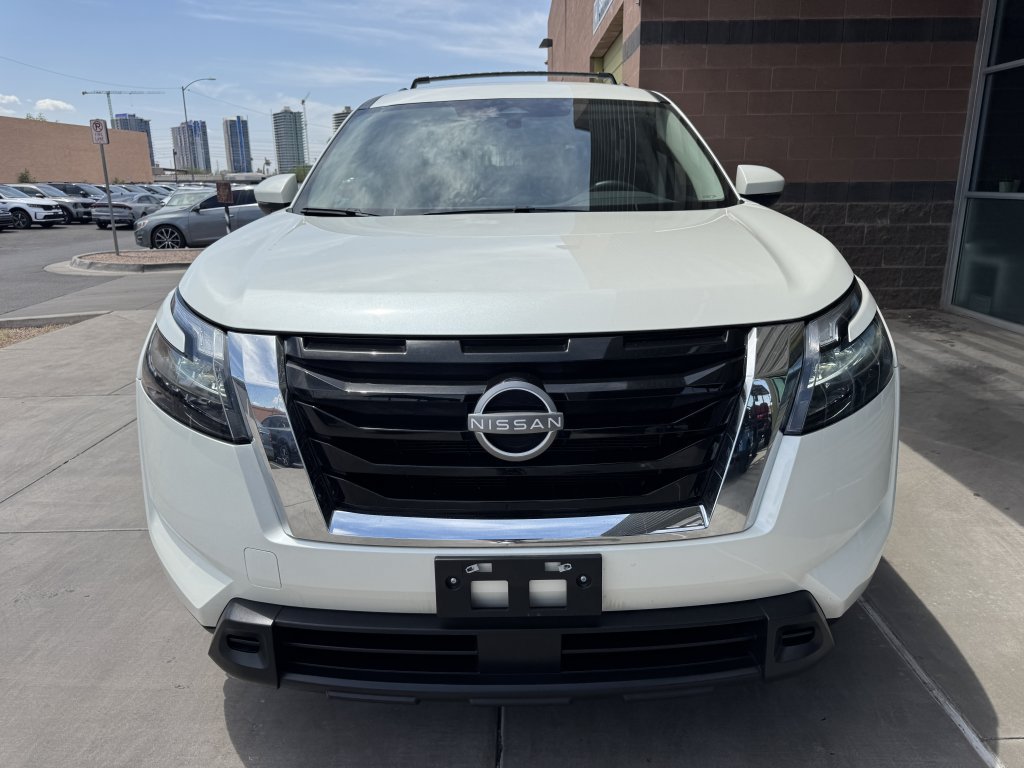 Used 2024 Nissan Pathfinder SV w/ Lighting Package (N92) FWD image 10