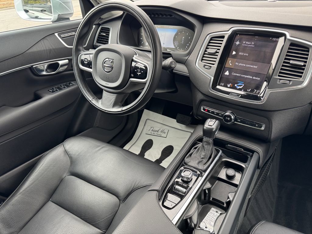Used 2020 Volvo XC90 T6 Momentum w/ Protection Package Premier image 22