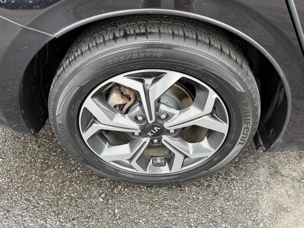 Used 2019 Kia Forte LXS image 14