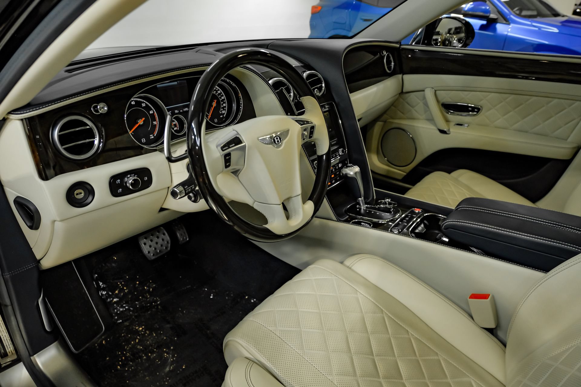 Used 2018 Bentley Flying Spur W12 AWD/4WD image 3