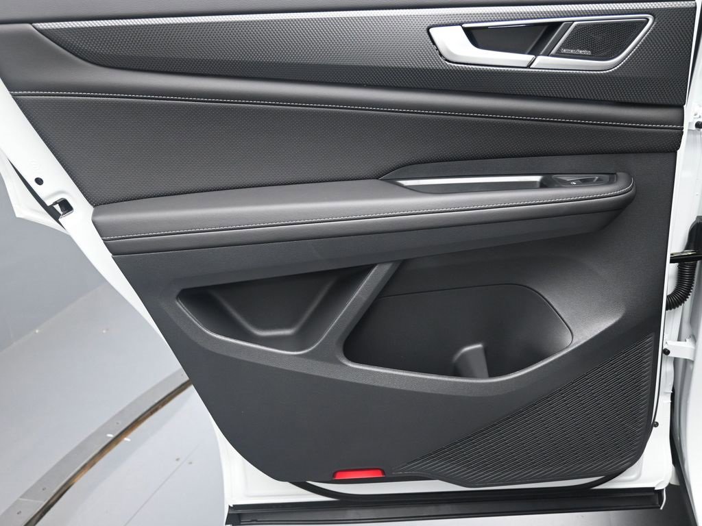 New 2025 Volkswagen Atlas Cross Sport SEL Premium R-Line image 22