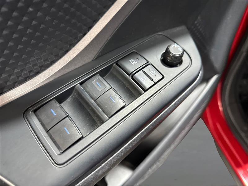 Used 2020 Toyota C-HR LE FWD image 23