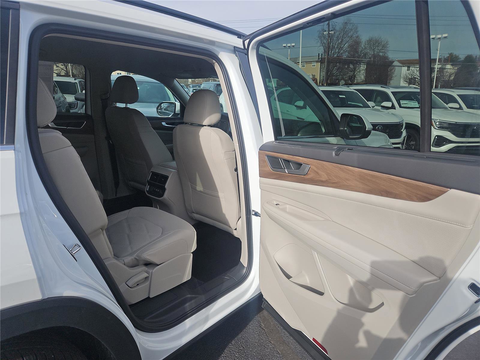 New 2026 Volkswagen Atlas SE image 27