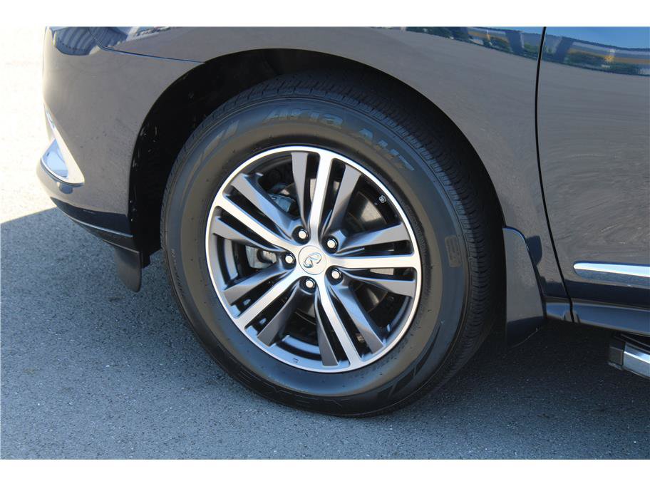 Used 2019 INFINITI QX60 Luxe w/ Essential Package FWD image 6
