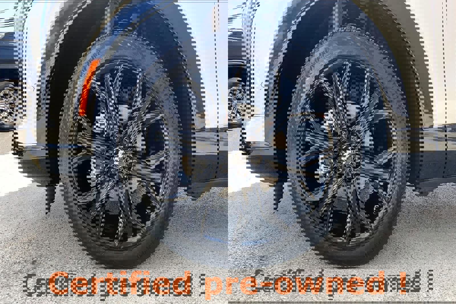 Certified 2025 Cadillac Optiq Sport 1 w/ LPO, ONYX Package image 9