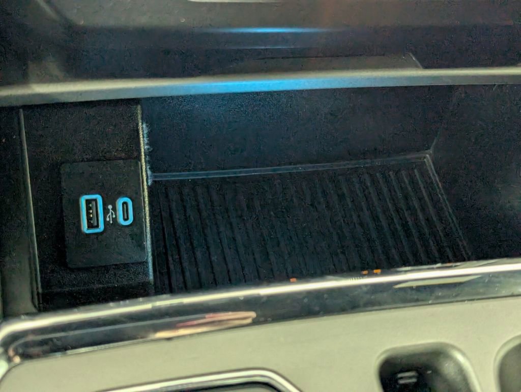 Used 2020 Ford Expedition XLT image 23