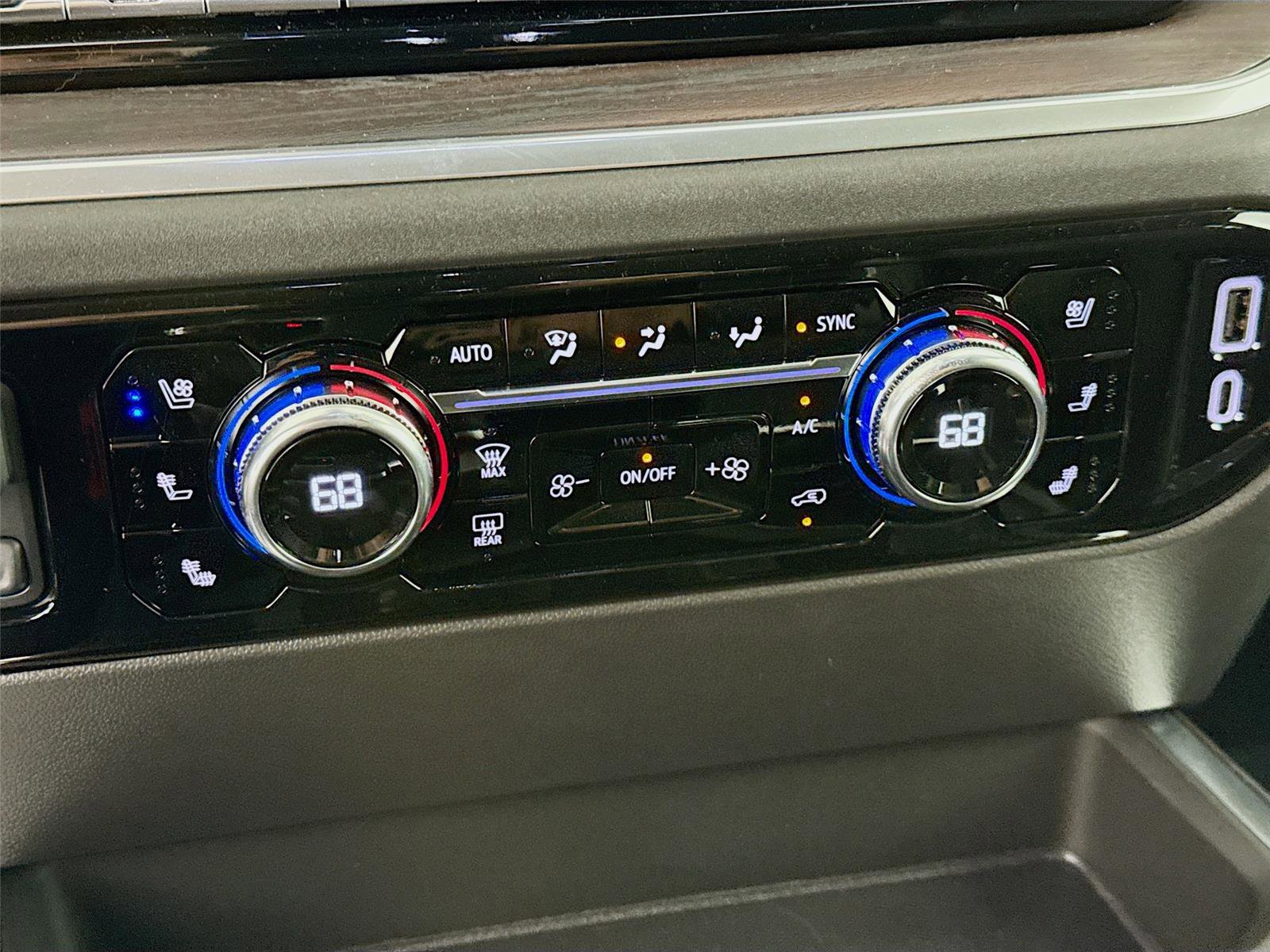 Certified 2025 GMC Sierra 1500 SLT w/ SLT Premium Plus Package AWD/4WD image 18