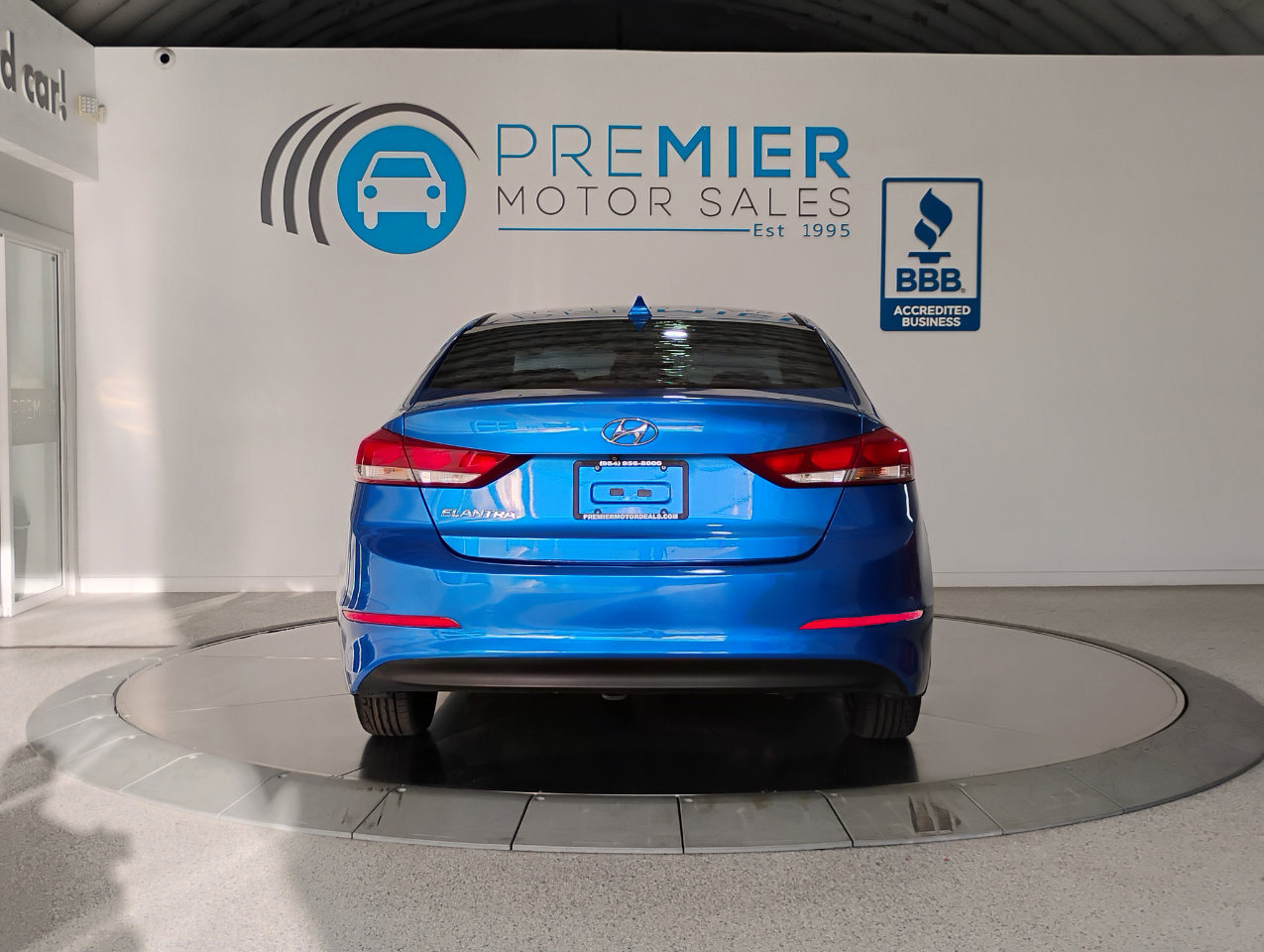 Used 2017 Hyundai Elantra SE image 4