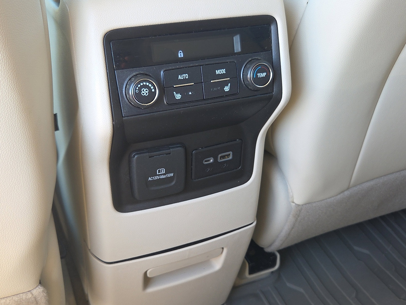 Used 2022 GMC Acadia Denali w/ Denali Ultimate Package image 10