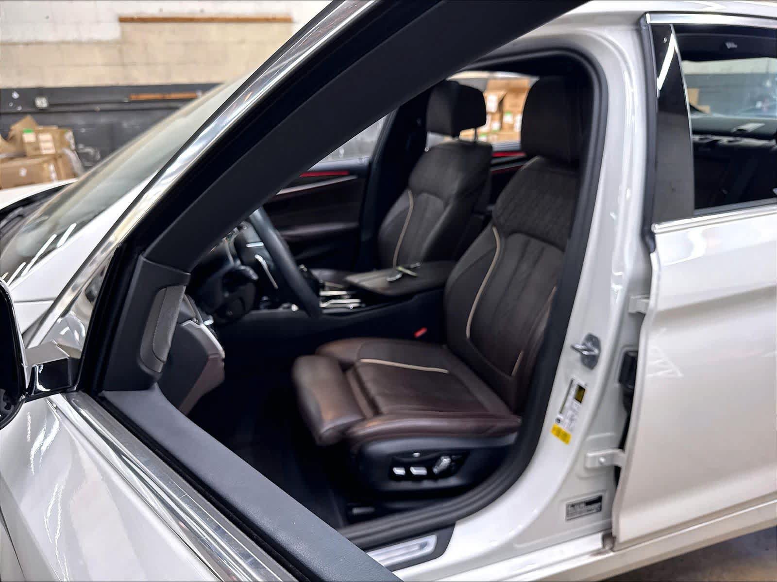 Used 2023 BMW 530i w/ Executive Package RWD image 27