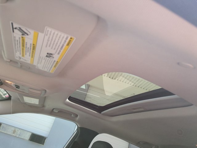 Used 2024 Chevrolet Trax ACTIV w/ Sunroof Package FWD image 15