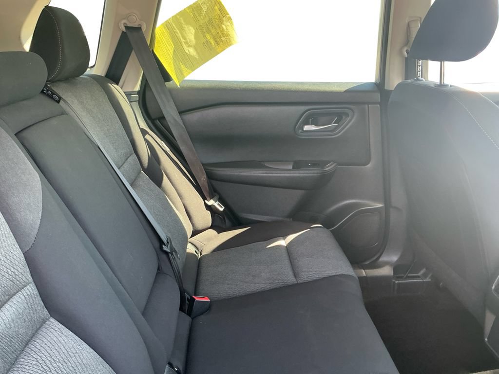 Used 2024 Nissan Rogue SV FWD image 18