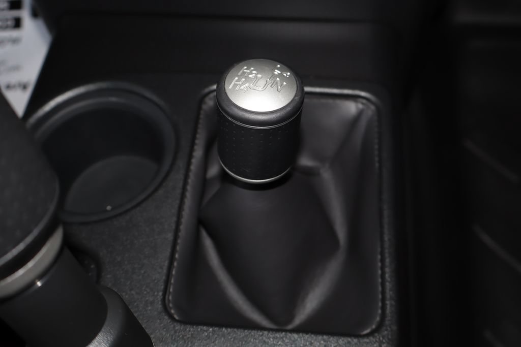 Used 2012 Toyota FJ Cruiser 4WD w/ Upgrade Pkg image 31