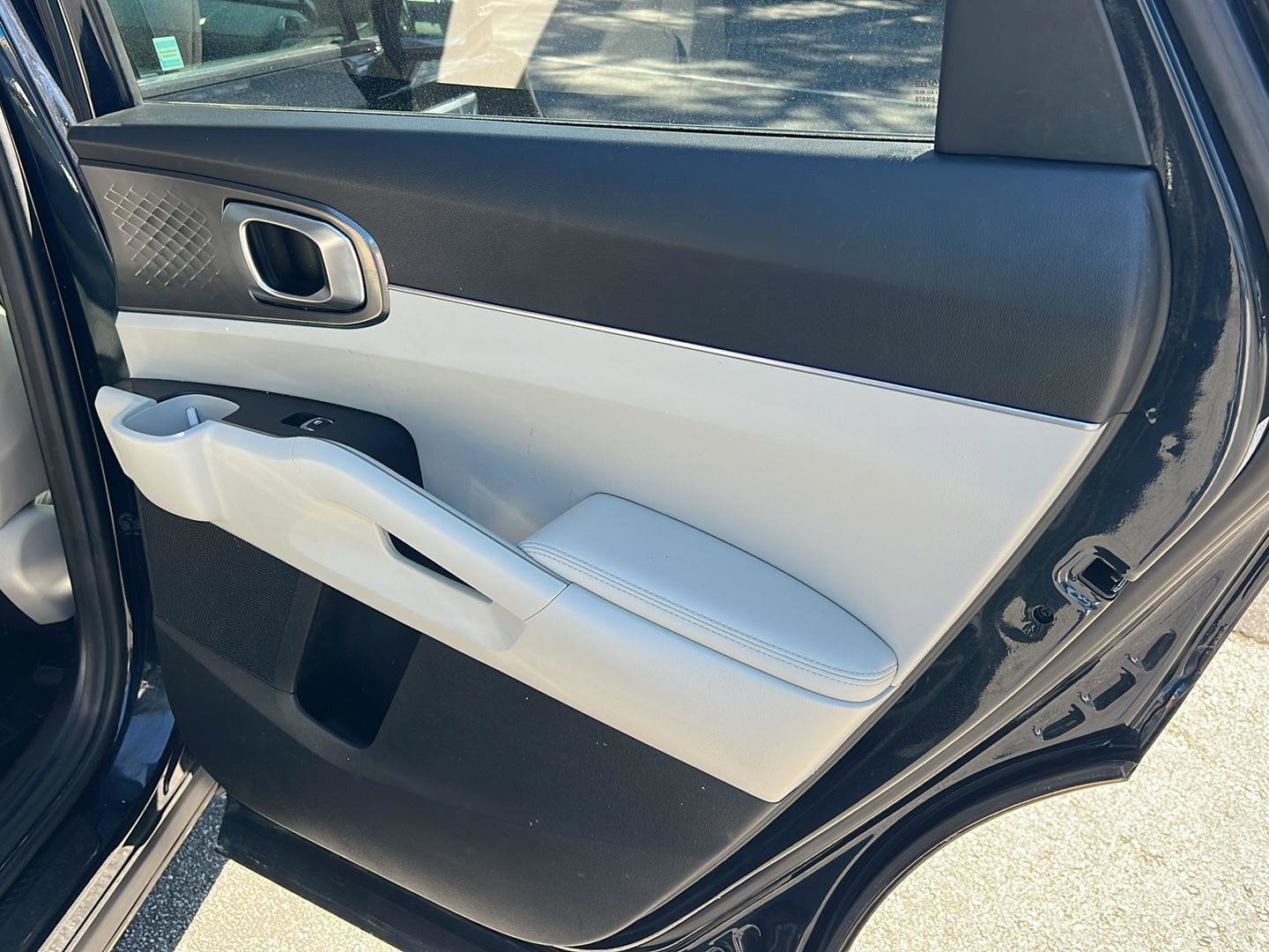 Used 2021 Kia Sorento S image 16