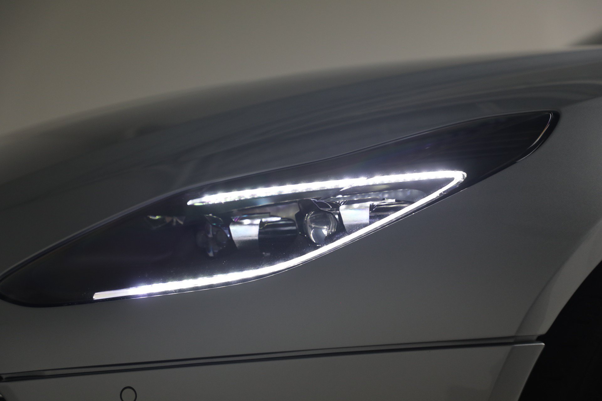 Used 2019 Aston Martin DB11 Volante RWD image 39