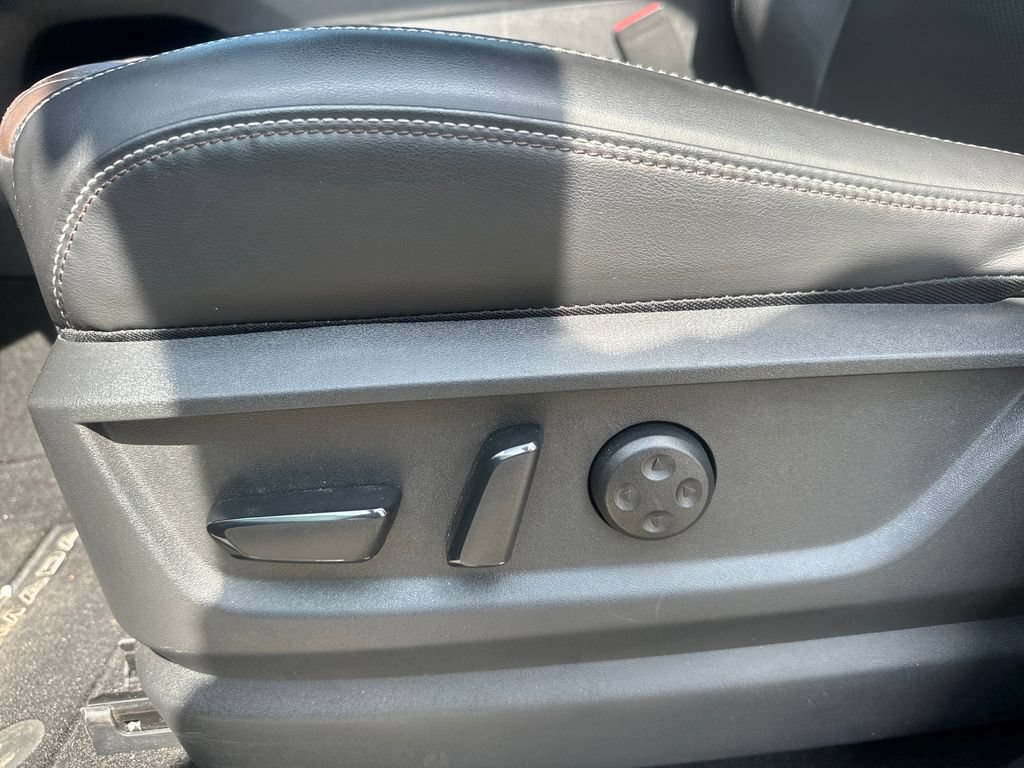 Used 2025 Nissan Armada Platinum AWD/4WD image 26