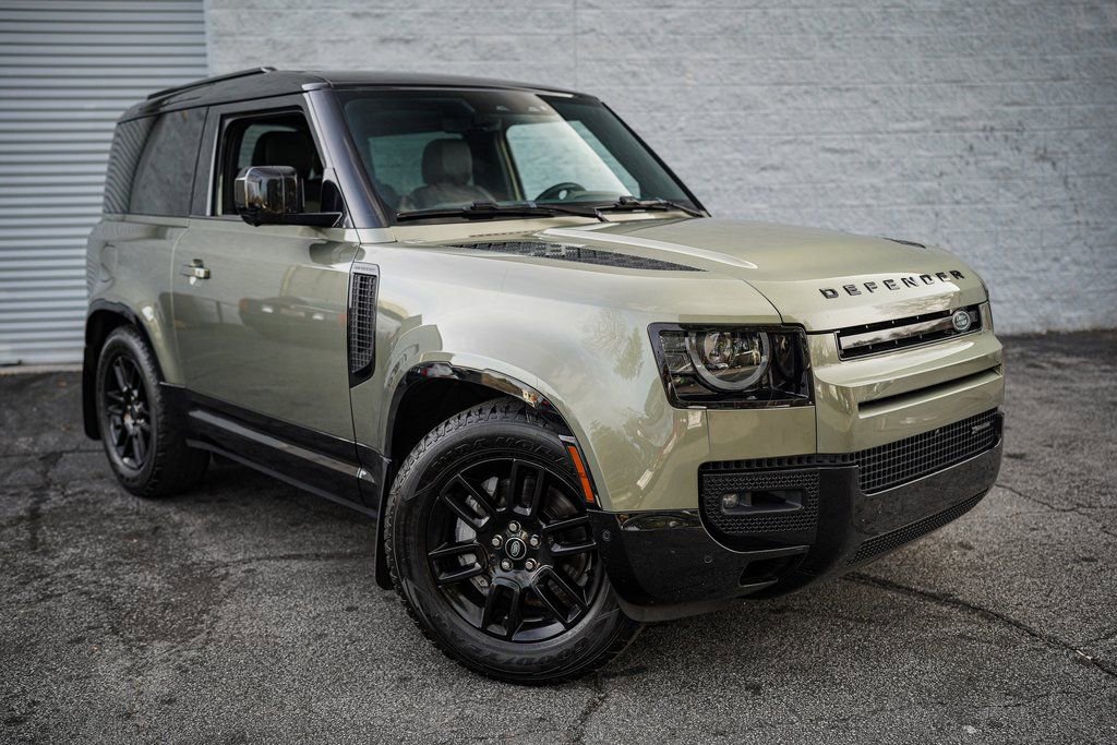 Used 2022 Land Rover Defender 90 X-Dynamic S image 9