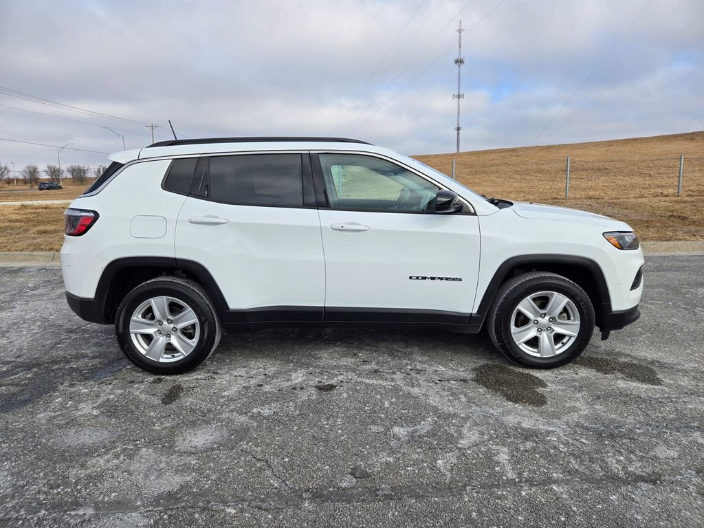 Used 2022 Jeep Compass Latitude w/ Convenience Group image 2