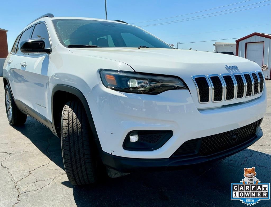 Used 2022 Jeep Cherokee Latitude Lux w/ Sun & Sound Group AWD/4WD image 2