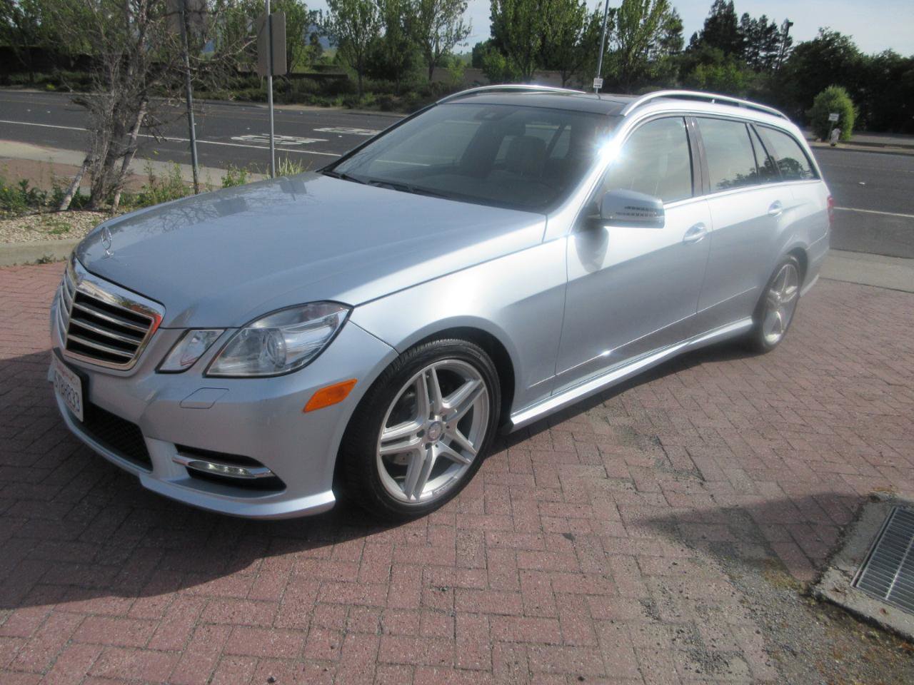Used 2013 Mercedes-Benz E 350 4MATIC Wagon image 1