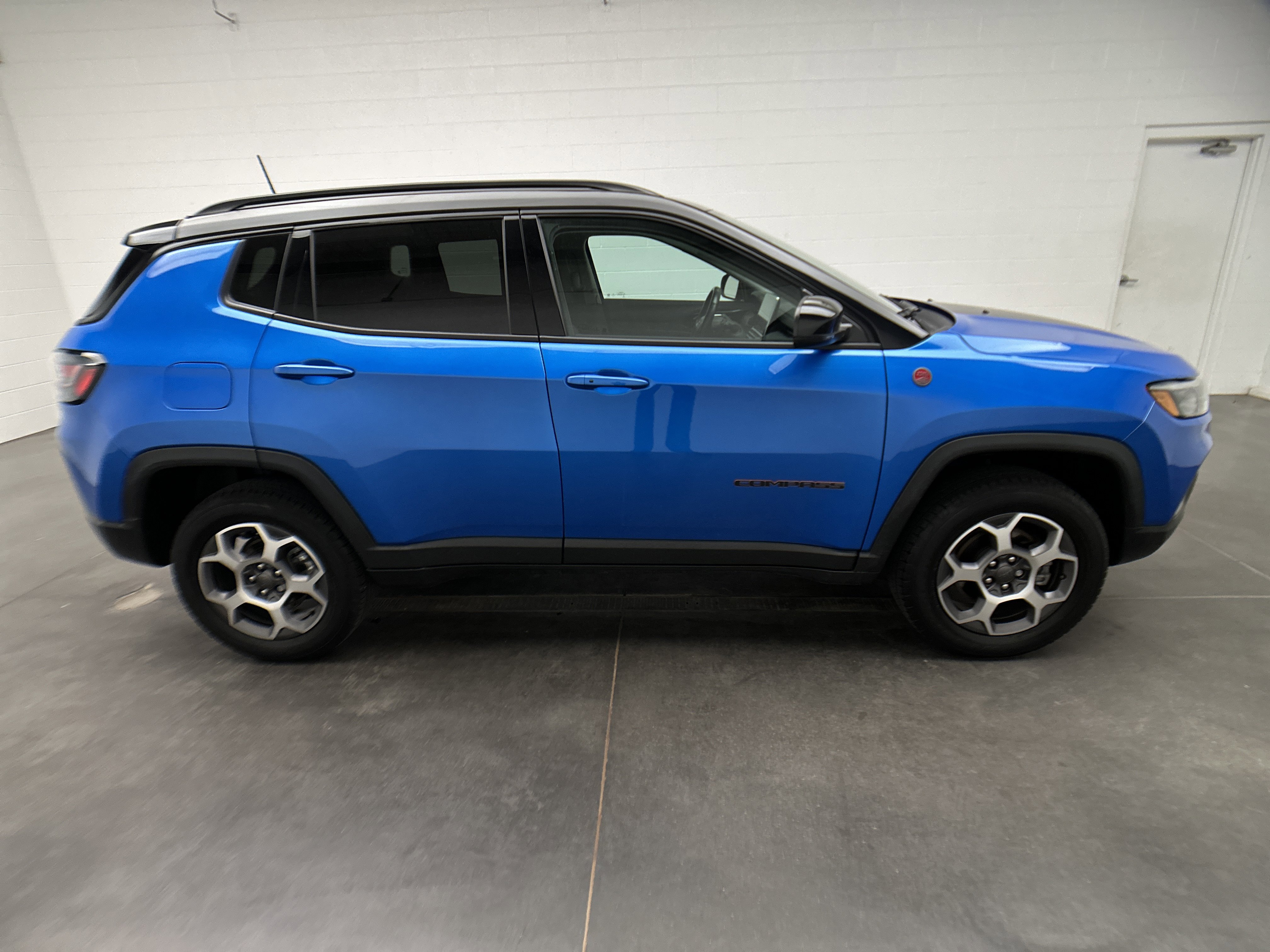 Used 2022 Jeep Compass Trailhawk w/ Trailhawk Elite Group image 10