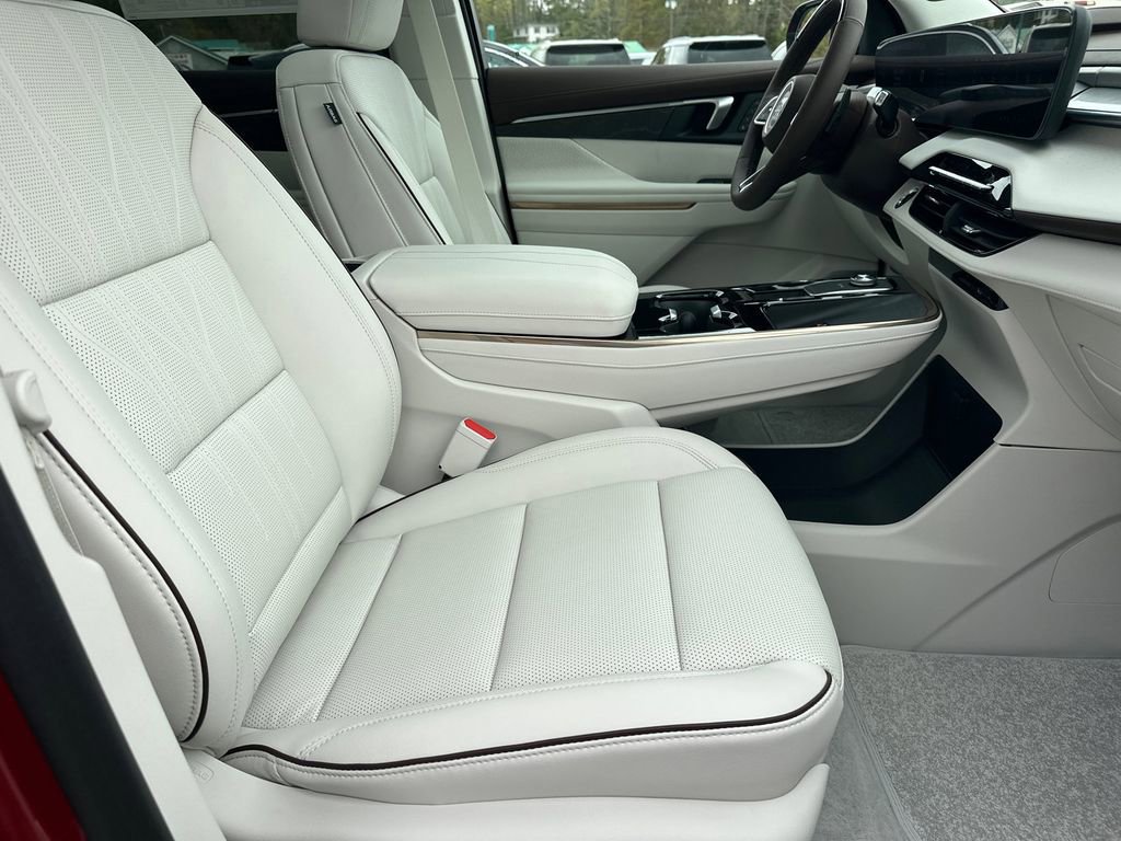New 2026 Buick Enclave Avenir image 14