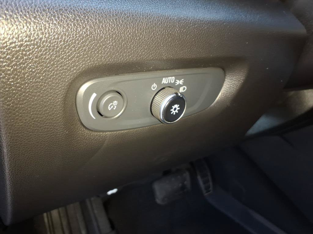 Used 2021 Chevrolet Traverse LS AWD/4WD image 22
