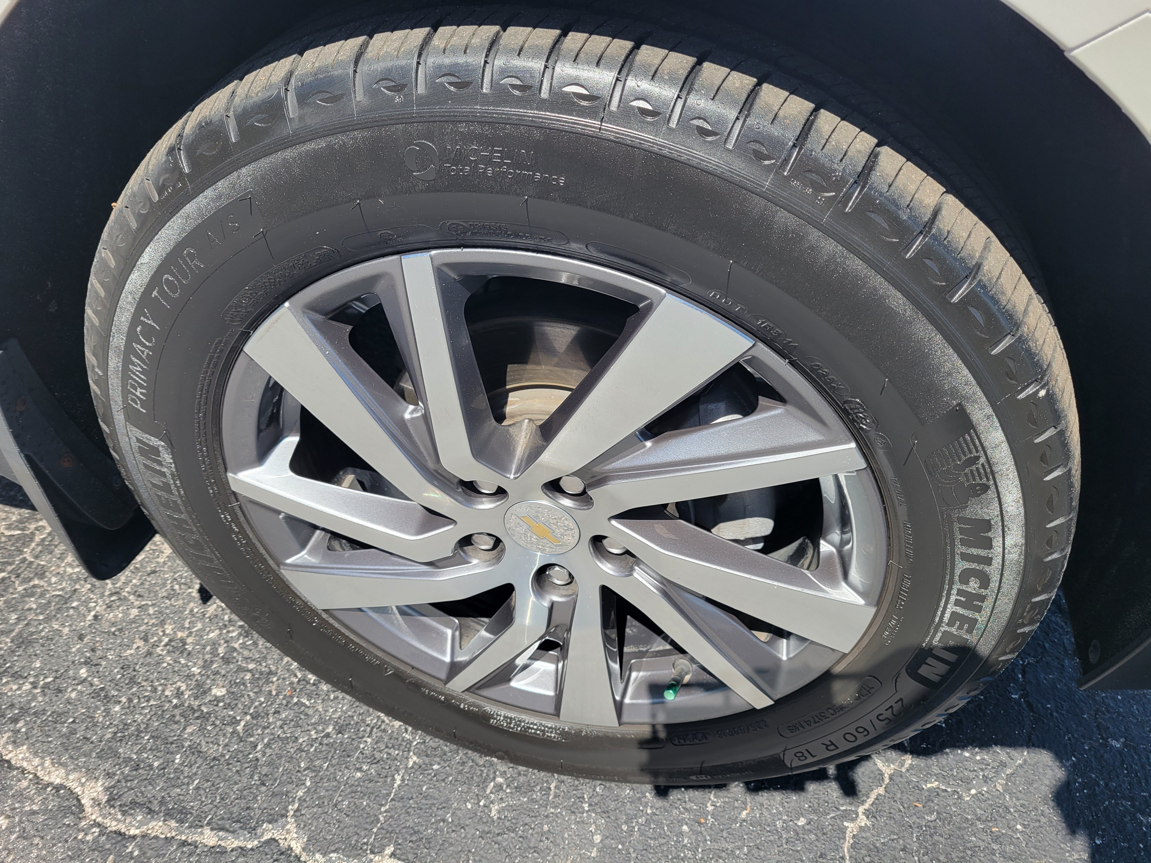 Certified 2024 Chevrolet Equinox Premier FWD image 37