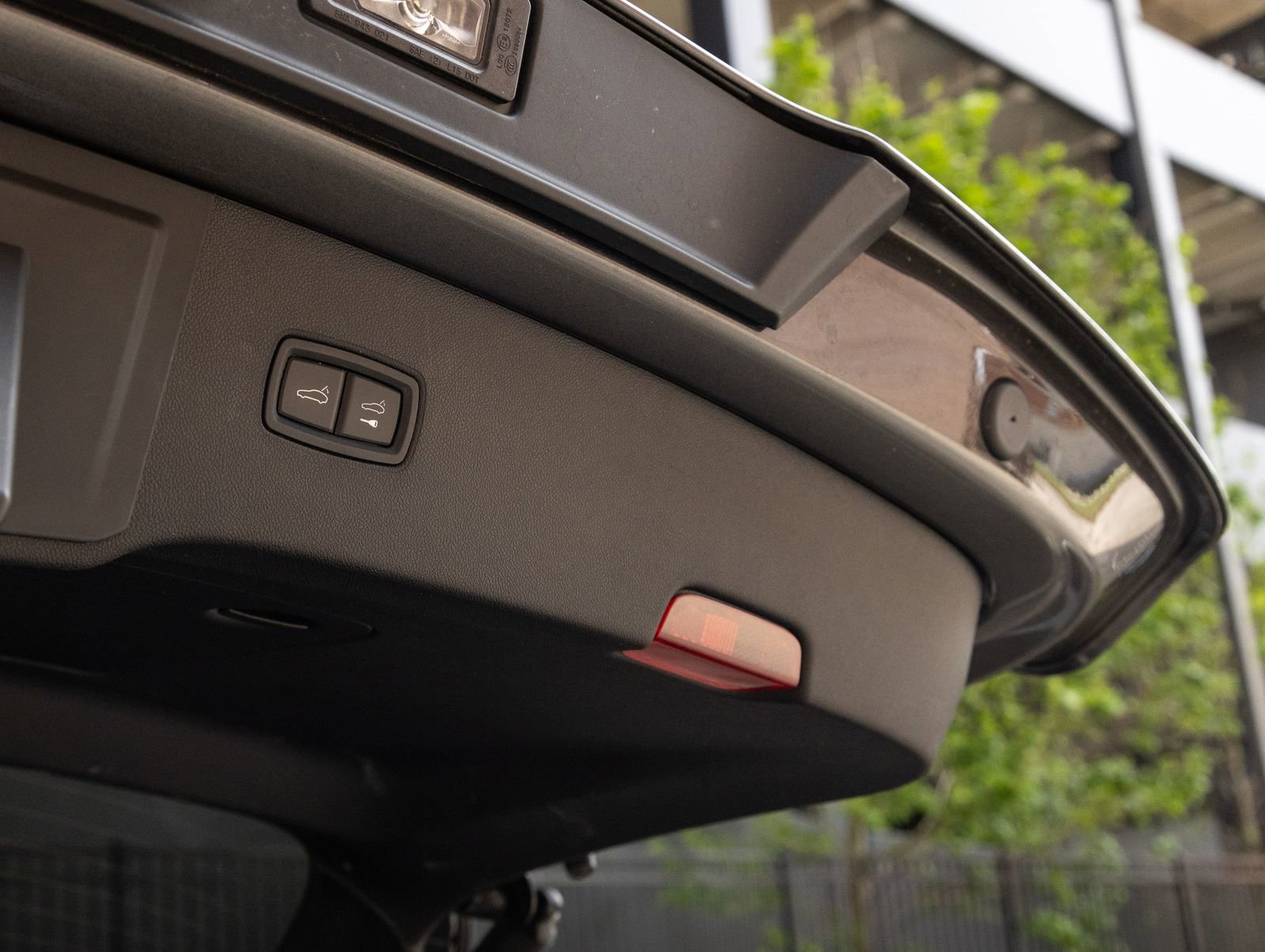 Certified 2025 Porsche Cayenne image 30